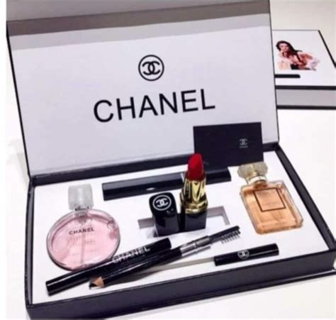 chanel holiday gift set 2024|Explore Wonderful CHANEL Gifts for the Holidays .